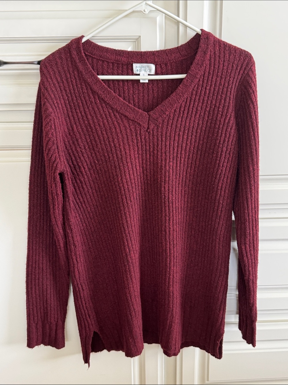 Market & Spruce Ribbed V-Neck Sweater - Burgundy